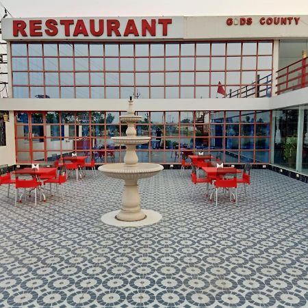 Gods County. Resort & Banquets タラピス エクステリア 写真