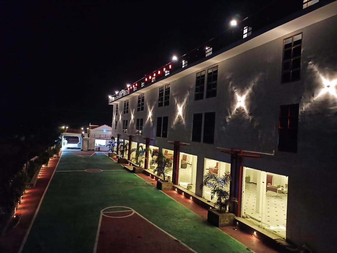 Gods County. Resort & Banquets タラピス エクステリア 写真