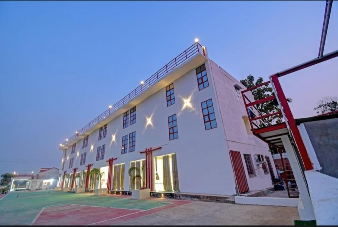 Gods County. Resort & Banquets タラピス エクステリア 写真